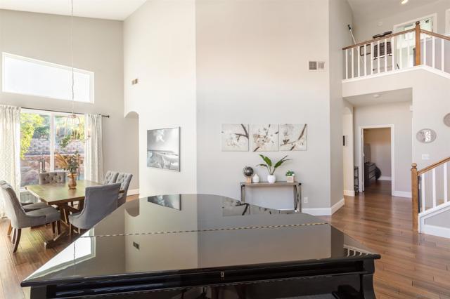 Image 22 of 41 For 45948 Via La Colorada