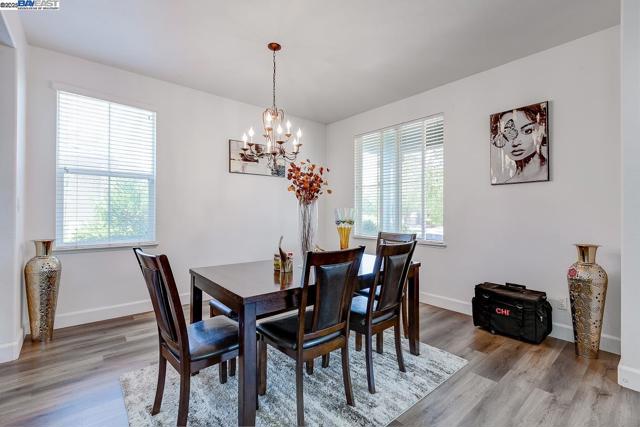 53 Puffin Cir, Oakley CA: https://media.crmls.org/mediaz/57e462a4-e756-4f63-9f37-5fd8db3d0736.jpg