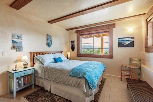 18 Asoleado Drive, Carmel Valley CA: https://media.crmls.org/mediaz/57e4a747-7d33-4808-8f19-a42df6efe43c.jpg