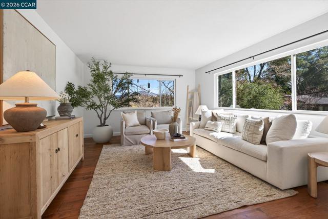 Image 13 of 51 For 1816 Meadow Ln