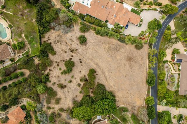 18174 Via Ascenso, Rancho Santa Fe CA: https://media.crmls.org/mediaz/57e50366-96e9-4a97-b82f-d904c9857a29.jpg