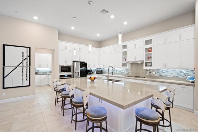 21992 Wilgen Rd, Escondido CA: https://media.crmls.org/mediaz/57e50994-749f-4880-96e4-ac2b057e0247.jpg