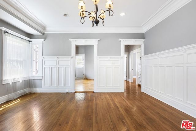 2230 W 30th Street, Los Angeles CA: https://media.crmls.org/mediaz/57e53d7a-02cb-4b13-9599-3304918efac3.jpg