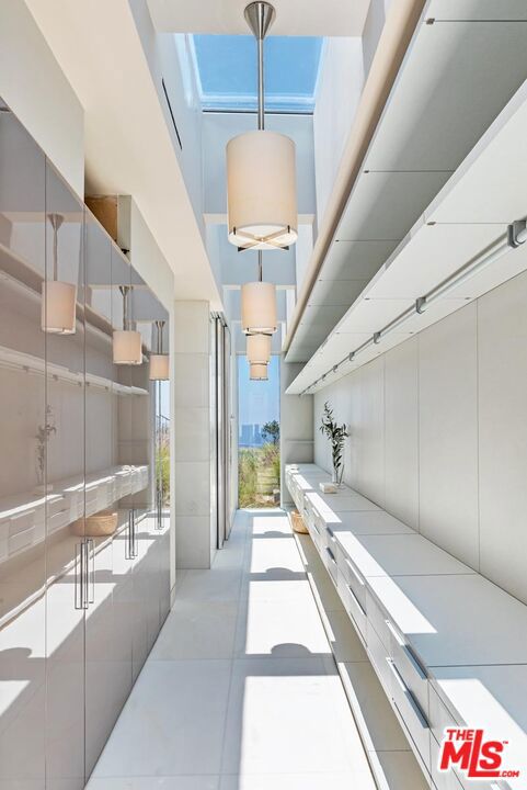 9150 Oriole Way, Los Angeles CA: https://media.crmls.org/mediaz/57e545d4-f147-4bbf-b69c-3935d034c0e4.jpg