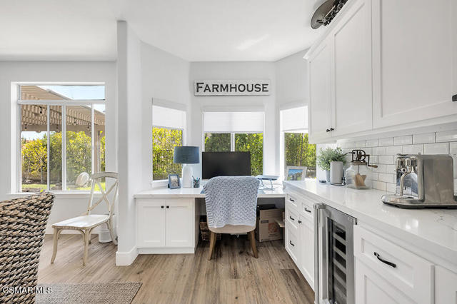 1847 Fox Springs Circle, Newbury Park CA: https://media.crmls.org/mediaz/57e5c498-929d-4478-9581-3c8070025bbe.jpg