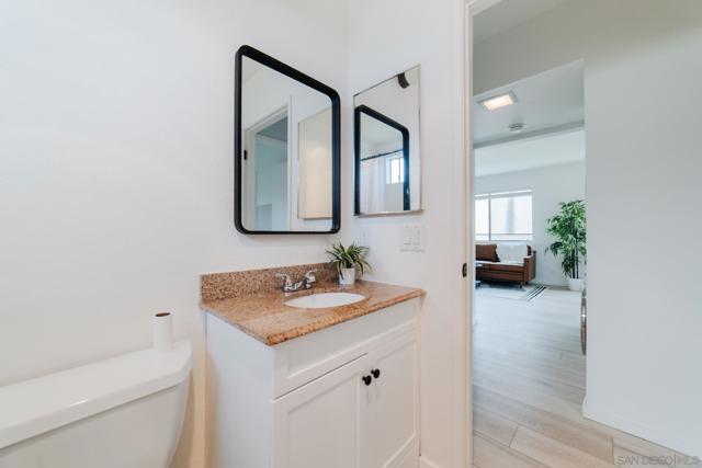 3958 Louisiana St, San Diego CA: https://media.crmls.org/mediaz/57e5e756-e5c2-4749-8da0-2f79789282a1.jpg