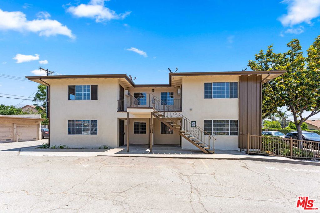 Multifamily at 4484 La Deney Street