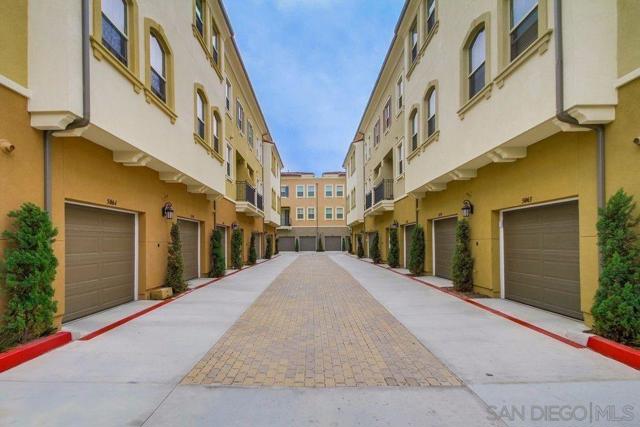 5059 Juneberry Ct, San Diego CA: https://media.crmls.org/mediaz/57e7027c-587a-4c9d-97d9-ac9bb64095b3.jpg
