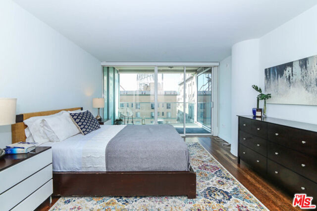 6250 HOLLYWOOD Boulevard, Los Angeles CA: https://media.crmls.org/mediaz/57e78478-7a43-480a-8a37-66254ef5644b.jpg