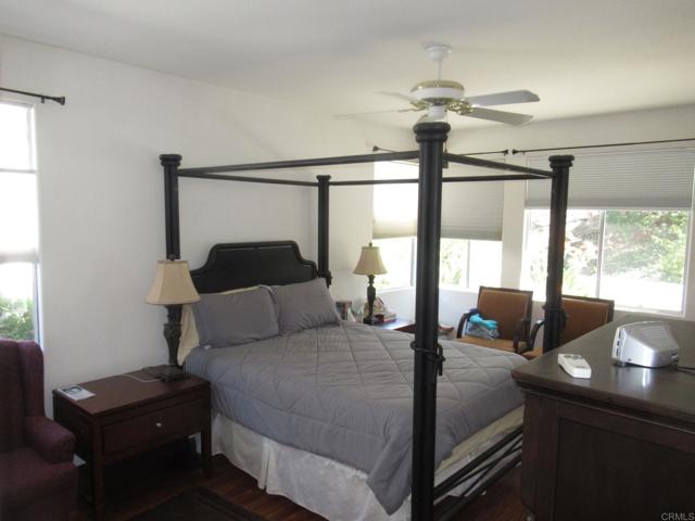 Detail Gallery Image 10 of 39 For 6033 Patmos Way, Oceanside,  CA 92056 - 2 Beds | 2/1 Baths