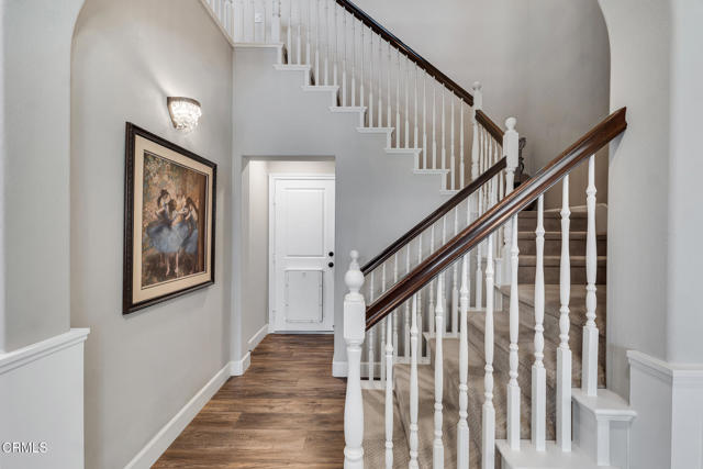 20752 Veneto Way, Porter Ranch CA: https://media.crmls.org/mediaz/57e8959a-e6a3-468e-9ff6-0459db5f74e2.jpg