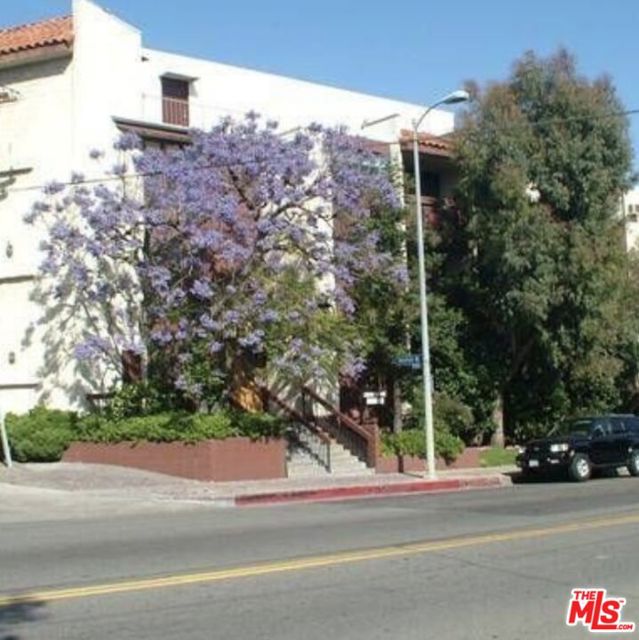 Drew Fenton | 530 S Barrington Avenue Los Angeles CA | MLS: 7182607