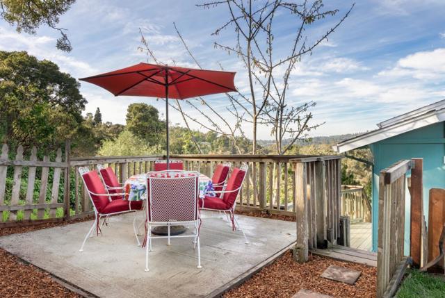 630 Encino Drive, Aptos CA: https://media.crmls.org/mediaz/57ea09bb-fa9c-49da-9b58-f97b881026ee.jpg