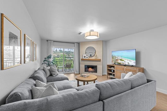 510 Camino De La Reina, San Diego CA: https://media.crmls.org/mediaz/57ea3b86-7467-4be6-9abe-6bc4d741274b.jpg