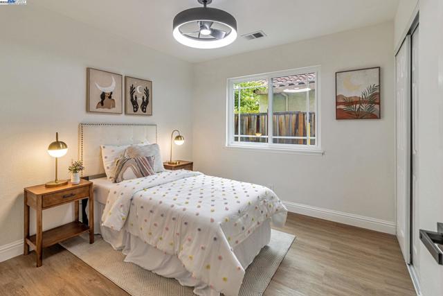 19052 Mount Lassen Drive, Castro Valley CA: https://media.crmls.org/mediaz/57ea4a54-bdad-4e65-b571-8f64b26d88df.jpg