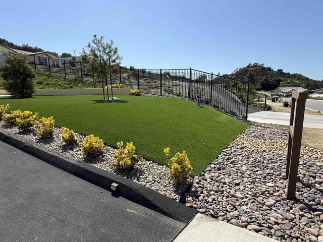 Detail Gallery Image 5 of 34 For 27983 Evergreen Way, Valley Center,  CA 92082 - 4 Beds | 2/1 Baths