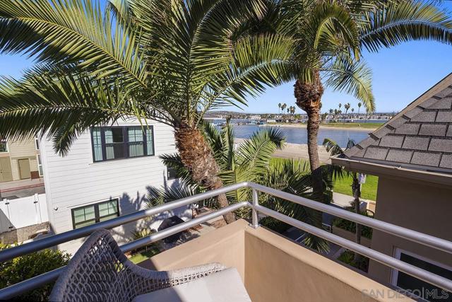 841 Pismo Ct, San Diego CA: https://media.crmls.org/mediaz/57eae71d-c5ee-4277-9df0-7b591a3d909a.jpg