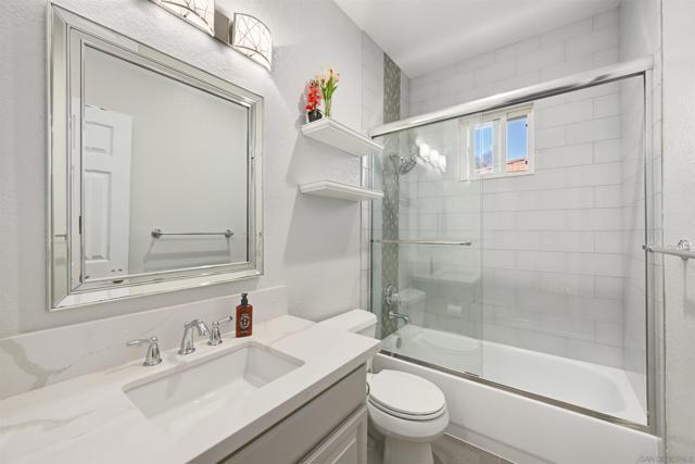 3140 Willow Creek Pl, Escondido CA: https://media.crmls.org/mediaz/57eb24f5-32de-4129-856a-3f699e2ecb4a.jpg