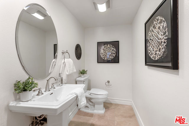 1920 Malcolm Avenue, Los Angeles CA: https://media.crmls.org/mediaz/57eb3823-83a1-4c50-9e24-cffd3af04066.jpg