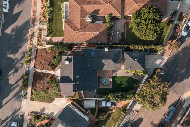 1011 Devonshire Drive, San Diego CA: https://media.crmls.org/mediaz/57eb42a4-2559-4401-8d48-d48356bd59d0.jpg