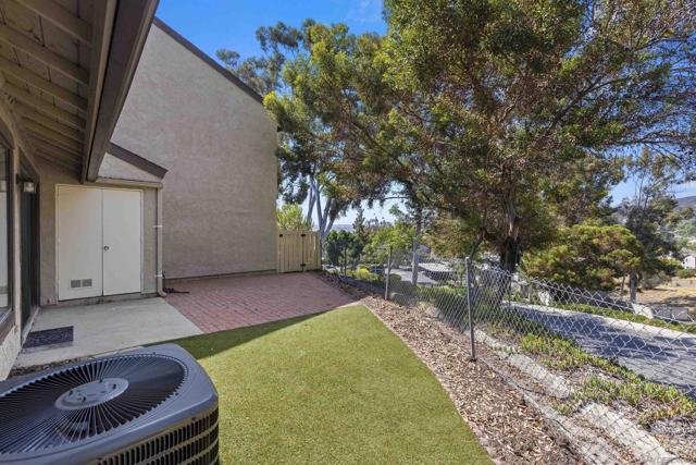 12194 Wilsey Way, Poway CA: https://media.crmls.org/mediaz/57ec3812-f50c-406a-958c-c0fa5a6a0358.jpg