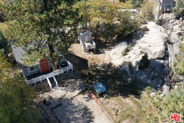 2337 Lookout Drive,  CA: https://media.crmls.org/mediaz/57ecb25b-0331-49ec-8cc8-4128c1047692.jpg