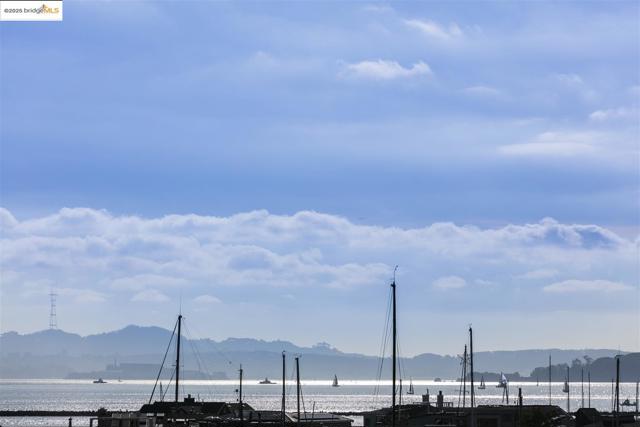 1301 Quarry Ct, Richmond CA: https://media.crmls.org/mediaz/57ed42cd-3c54-462e-9ad4-61366a45537f.jpg