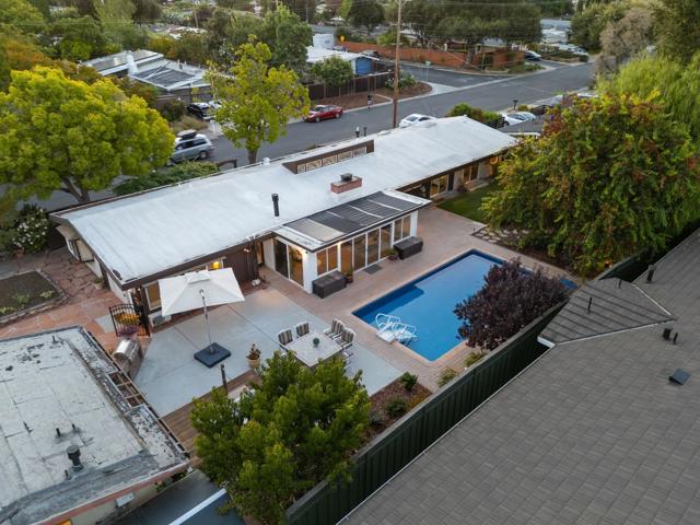 814 Gail Avenue, Sunnyvale CA: https://media.crmls.org/mediaz/57ed48af-4292-40ee-aa9c-0244cf4748e7.jpg