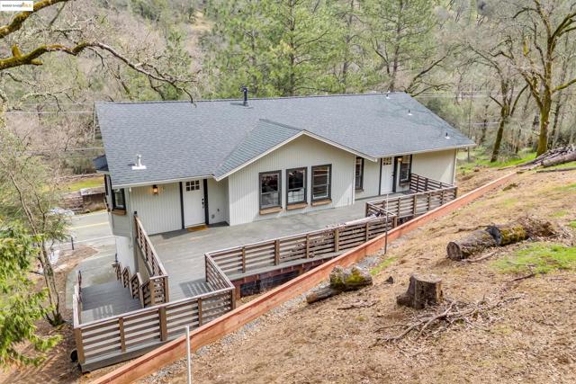 16806 Brewer Rd, Grass Valley CA: https://media.crmls.org/mediaz/57edcb4d-5d94-41bc-b701-ecd21750cad2.jpg