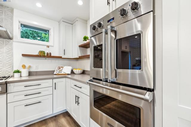 3134 Terry Ct, Castro Valley CA: https://media.crmls.org/mediaz/57eded1e-a896-4790-988e-07a23579e340.jpg