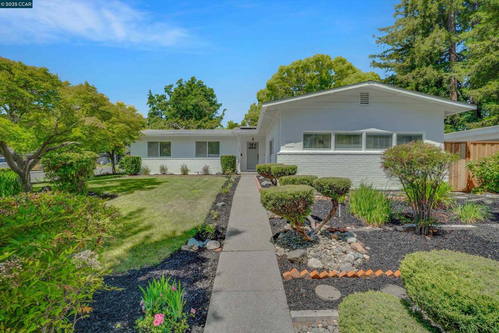 4085 Sutro Dr