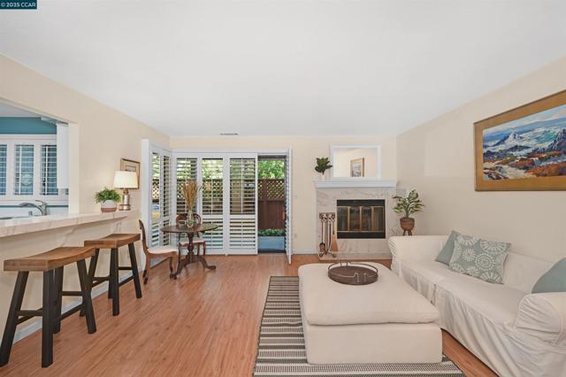 368 Grapevine Pl, Pleasant Hill CA: https://media.crmls.org/mediaz/57eeb39f-a017-4a18-9958-f5fb40d8c20b.jpg