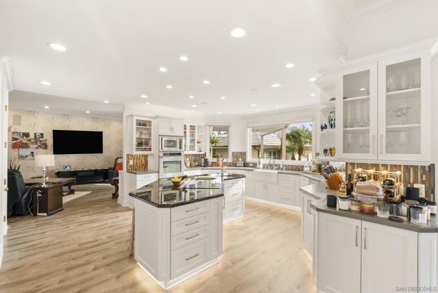 617 Gage Drive, San Diego CA: https://media.crmls.org/mediaz/57eed522-0062-4469-bb5c-da6ef2ba5915.jpg