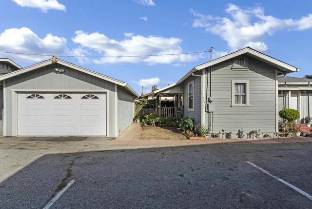 119 Ford Street, Watsonville CA: https://media.crmls.org/mediaz/57ef2a3d-0c10-465e-8fdf-7d3ad03f0ef9.jpg