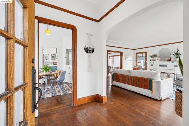 Image 3 of 39 For 534 Mira Vista Ave