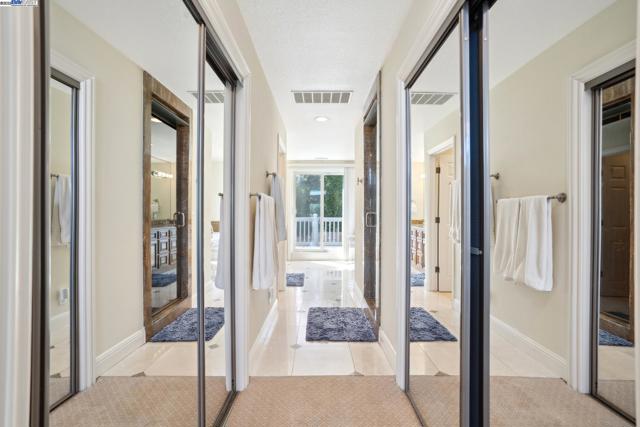 367 Mt Washington Way, Clayton CA: https://media.crmls.org/mediaz/57f05974-7455-4262-8205-27d9542d9028.jpg