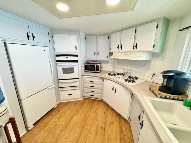 32075 Westchester Drive, Thousand Palms CA: https://media.crmls.org/mediaz/57f09e5a-8d6e-4479-9833-a2105023423a.jpg