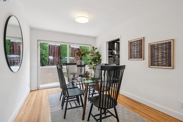 598 CRESTMONT DRIVE, Oakland CA: https://media.crmls.org/mediaz/57f1ff82-6567-4464-975f-ef431a5d40c0.jpg