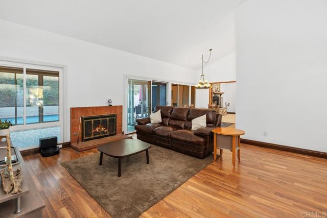 Detail Gallery Image 5 of 44 For 11515 Escoba Pl, San Diego,  CA 92127 - 4 Beds | 2 Baths