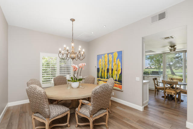 27 Oak Tree Drive, Rancho Mirage CA: https://media.crmls.org/mediaz/57f20938-b0c1-402d-a81b-a38de9bd1116.jpg