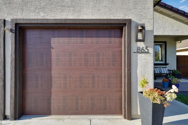 865 Valley Oak Drive, Hollister CA: https://media.crmls.org/mediaz/57f2be81-2608-49cb-9f14-a62dc4113b76.jpg