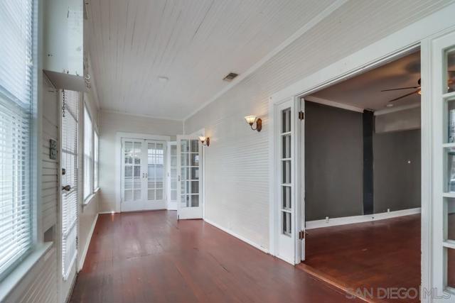 1834 Polk, San Diego CA: https://media.crmls.org/mediaz/57f3048a-4535-49e1-90b4-7d5fffc1eef3.jpg
