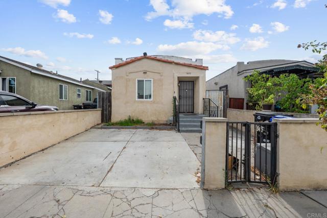 3655 44Th Street, San Diego CA: https://media.crmls.org/mediaz/57f3ebb2-4fe8-4a9b-a8af-73fc845b3576.jpg