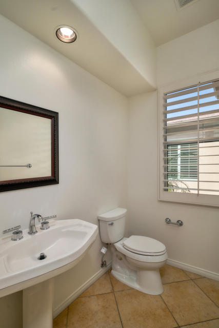 9 Cartier Court, Rancho Mirage CA: https://media.crmls.org/mediaz/57f4120d-3213-4812-b5fb-ad0e0d477011.jpg