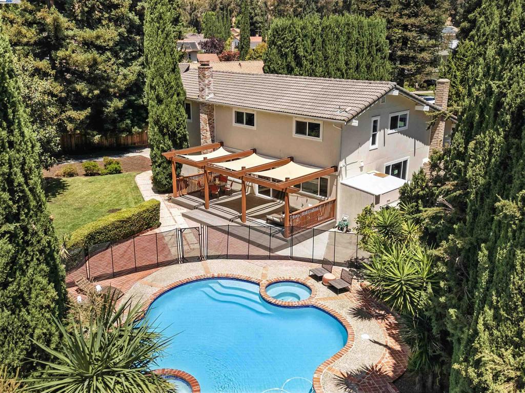 213 Hidalgo Ct