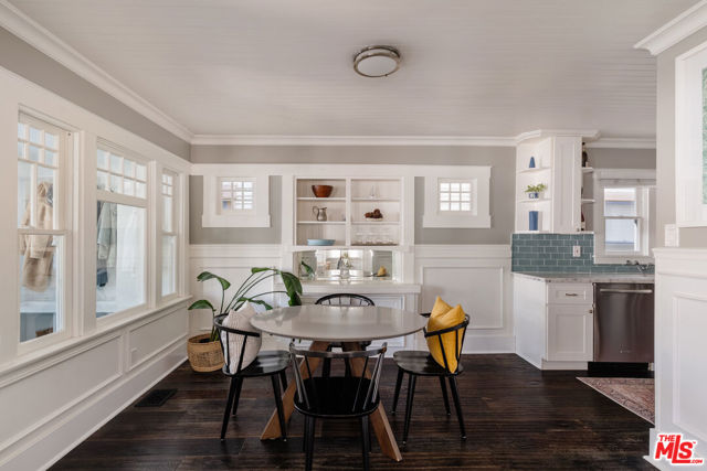 224 San Juan Avenue, Venice CA: https://media.crmls.org/mediaz/57f4c259-33ad-4a70-b367-06986e476995.jpg