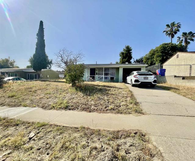 8204 Jamacha Rd, San Diego CA: https://media.crmls.org/mediaz/57f4c3b6-3854-4f01-a00d-1d3e596eac45.jpg