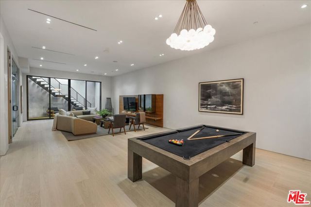 12227 Tweed Lane, Los Angeles CA: https://media.crmls.org/mediaz/57f50f91-0c76-4e89-8c6a-cdd6bb3516d3.jpg
