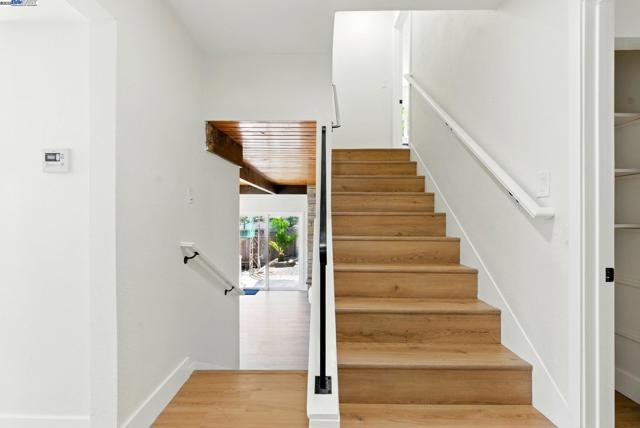 19157 Parsons Ave, Castro Valley CA: https://media.crmls.org/mediaz/57f547bb-bbcc-4534-9476-9a34a8792625.jpg