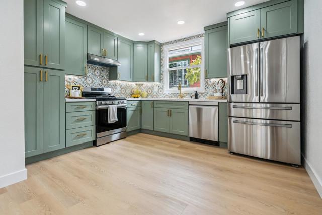 2761 75th Avenue, Oakland CA: https://media.crmls.org/mediaz/57f55ddb-5daa-422b-8b10-f2b22cb3188b.jpg